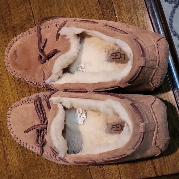 Ugg moccasin slipper - Picture 2 of 3